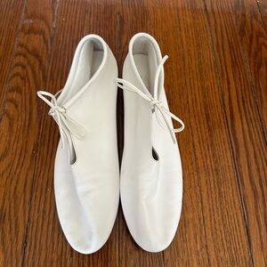 Martiniano tie bootie